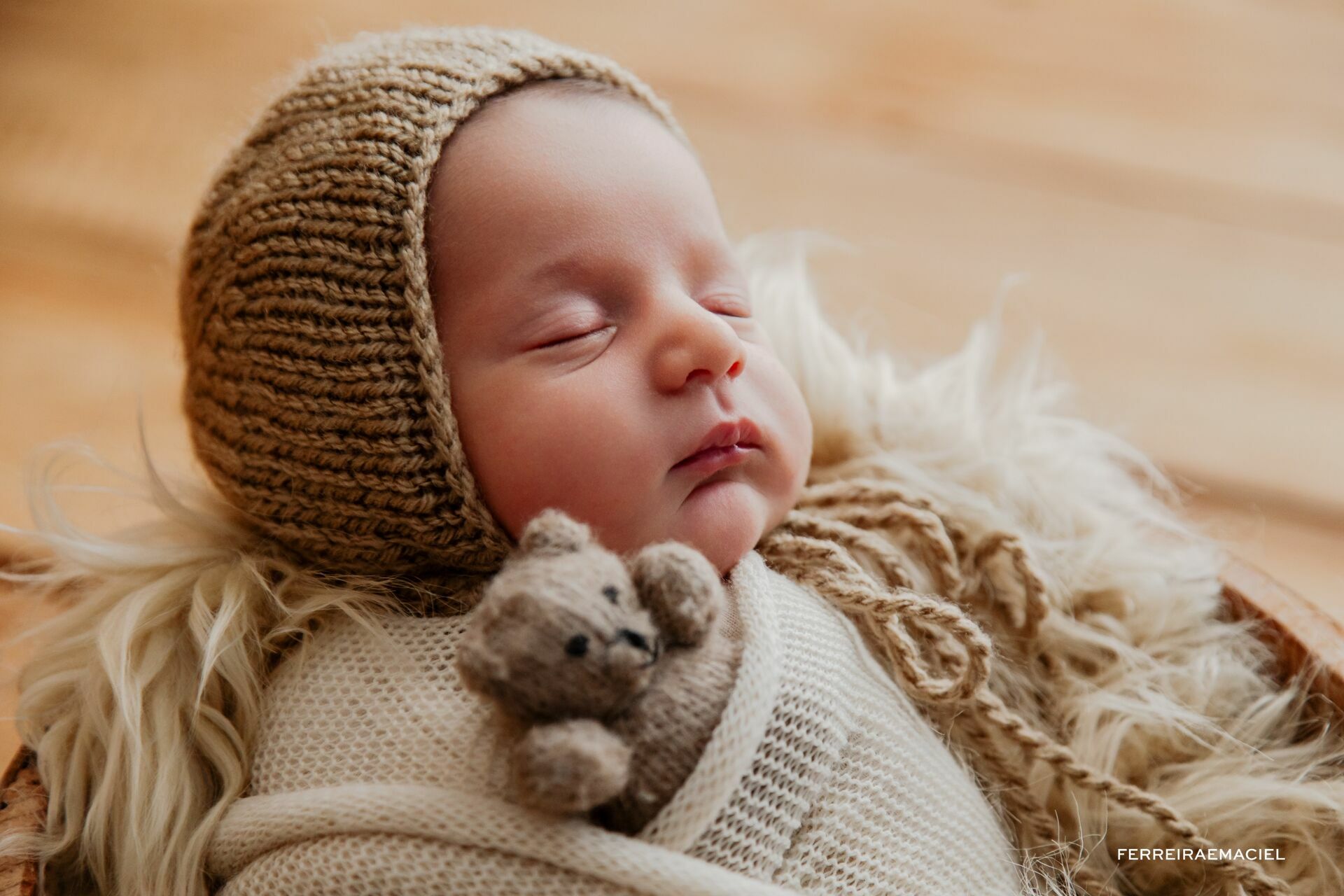 Foto Ensaio Newborn em Estúdio – Otto – Filho de Mariana Nuemberg - Fotografia de Recém-Nascido - Araranguá - Criciúma - Sombrio - Turvo - Ermo – SC Foto Ensaio Newborn em Estúdio – Otto – Filho de Mariana Nuemberg - Fotografia de Recém-Nascido - Araranguá - Criciúma - Sombrio - Turvo - Ermo – SC - Imagem 2