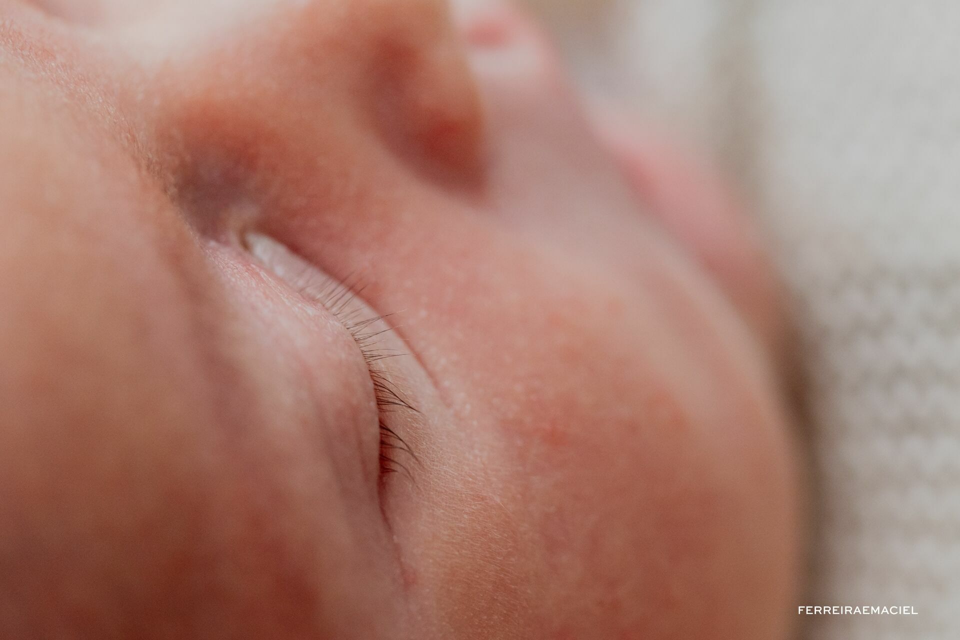 Foto Ensaio Newborn em Estúdio – Otto – Filho de Mariana Nuemberg - Fotografia de Recém-Nascido - Araranguá - Criciúma - Sombrio - Turvo - Ermo – SC Foto Ensaio Newborn em Estúdio – Otto – Filho de Mariana Nuemberg - Fotografia de Recém-Nascido - Araranguá - Criciúma - Sombrio - Turvo - Ermo – SC - Imagem 8