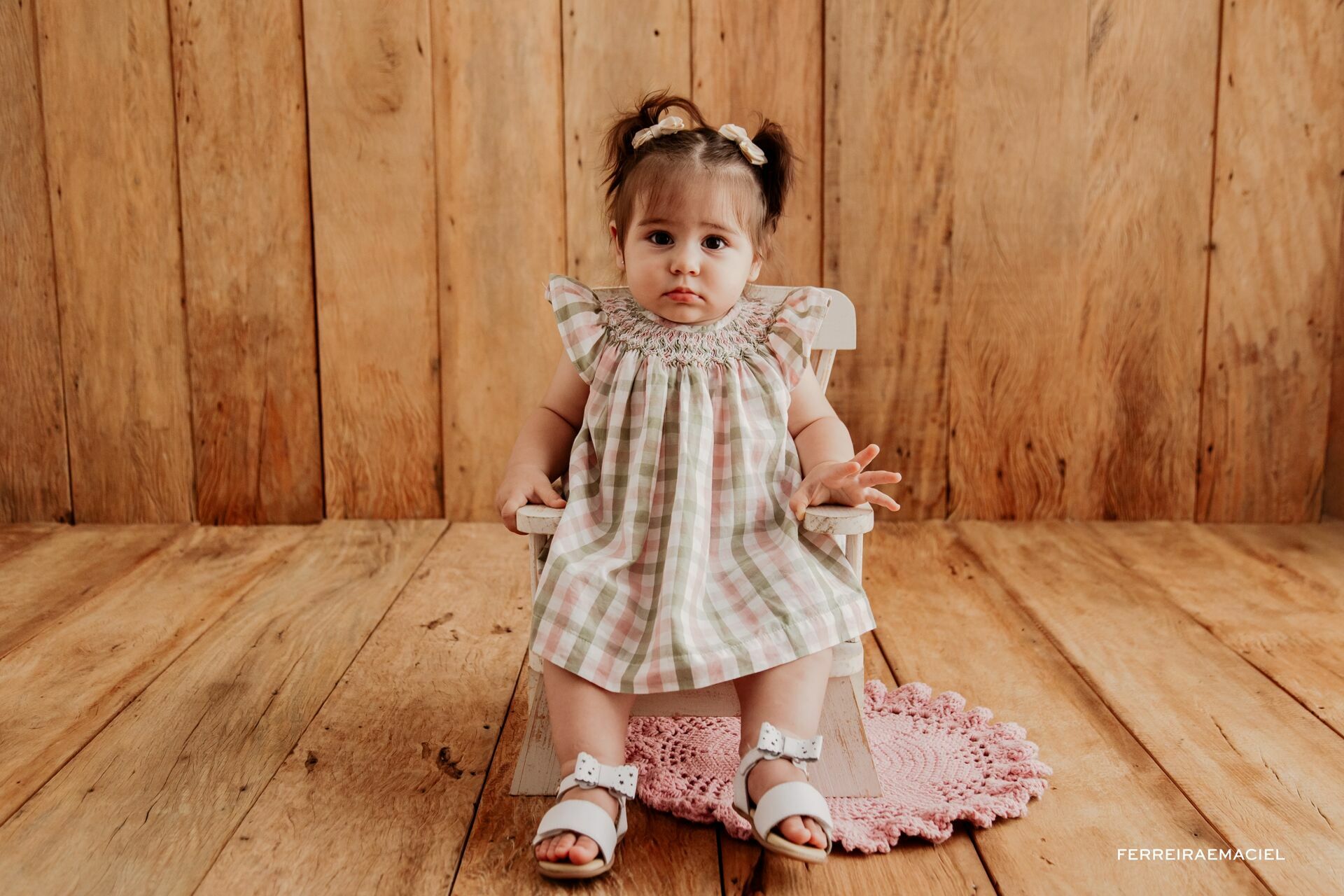 Foto Acompanhamento Infantil – Eva – 10 meses – Filha de Giulia e Hiago – Ensaio em Estúdio – Araranguá SC - Imagem 0