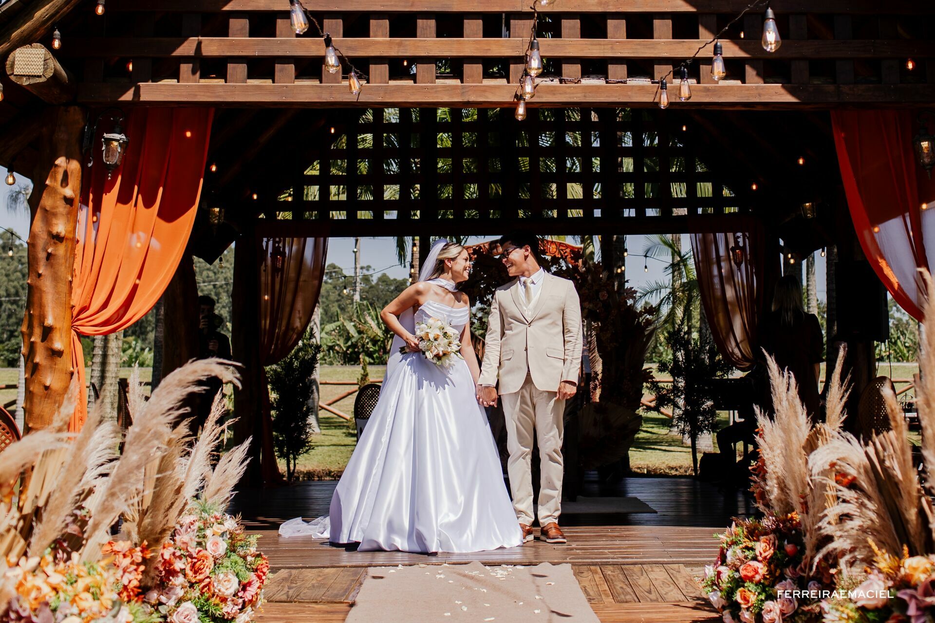 Foto Fotografia de Casamento – Stéfani e Caio – Sítio Girabas – Ermo – SC – Fotógrafo de Casamento em Araranguá e Região - Imagem 105