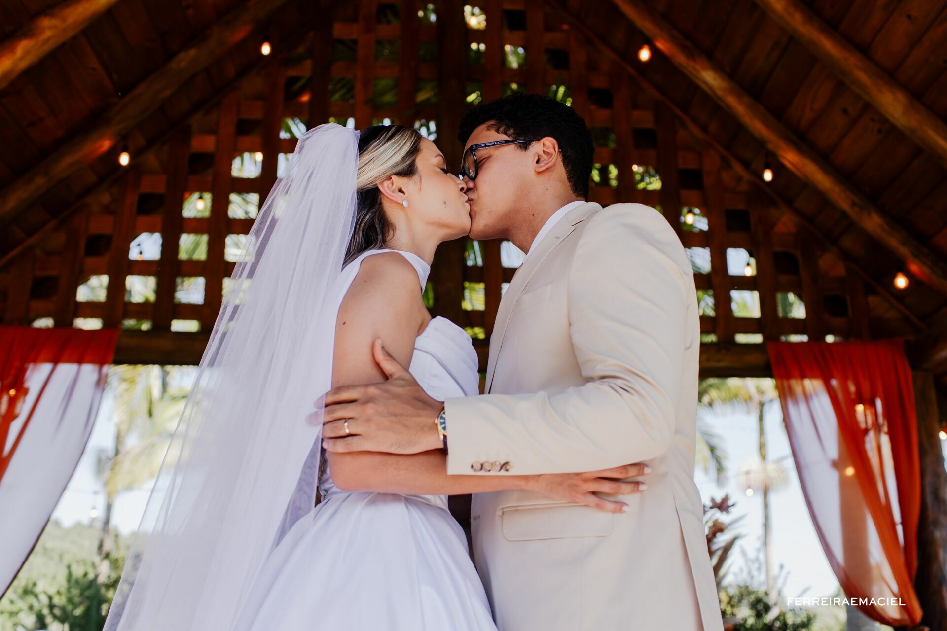 Foto Fotografia de Casamento – Stéfani e Caio – Sítio Girabas – Ermo – SC – Fotógrafo de Casamento em Araranguá e Região - Imagem 98