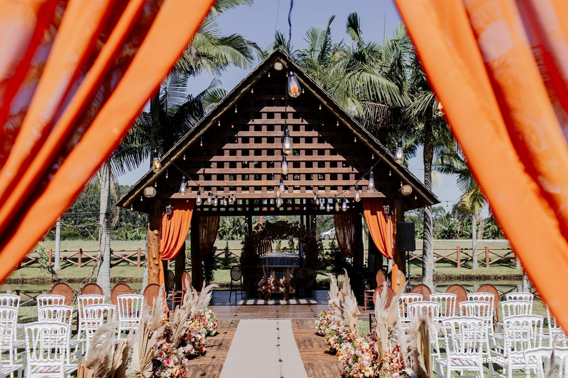 Foto Fotografia de Casamento – Stéfani e Caio – Sítio Girabas – Ermo – SC – Fotógrafo de Casamento em Araranguá e Região - Imagem 47