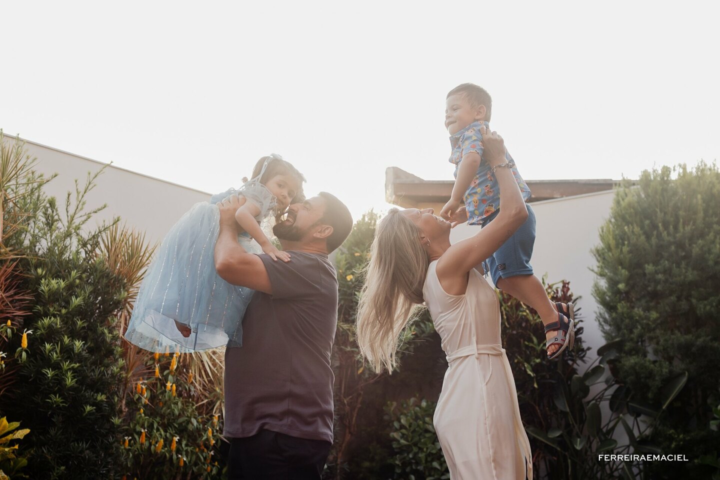 Fotografia Aniversário Infantil de 3 anos da Isis e do Davi em comemoração intimista em casa em Araranguá SC