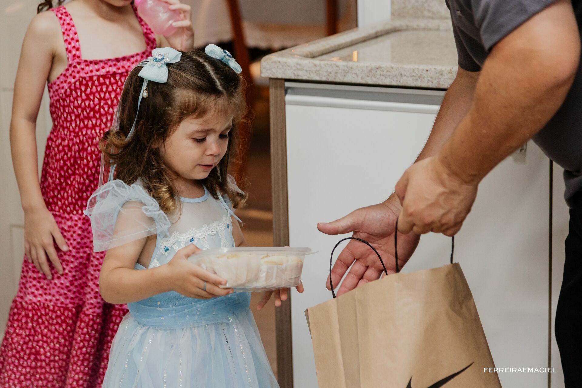 Foto Fotografia Aniversário Infantil de 3 anos da Isis e do Davi em comemoração intimista em casa em Araranguá SC - Imagem 32
