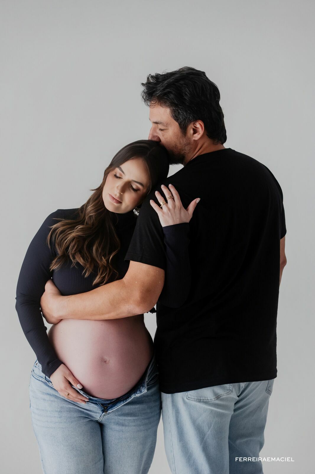 Foto Ensaio Gestante em Estúdio – Karina Mezzari – Fotografia Profissional e Produção de Moda – Araranguá SC - Imagem 25