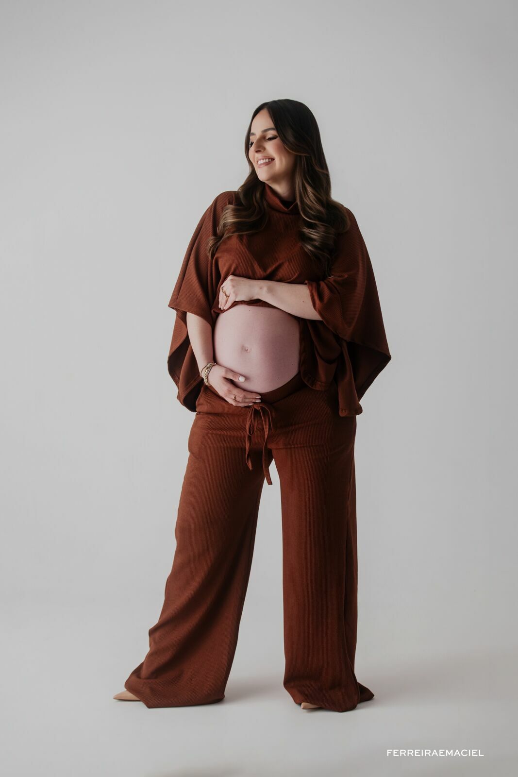 Foto Ensaio Gestante em Estúdio – Karina Mezzari – Fotografia Profissional e Produção de Moda – Araranguá SC - Imagem 10