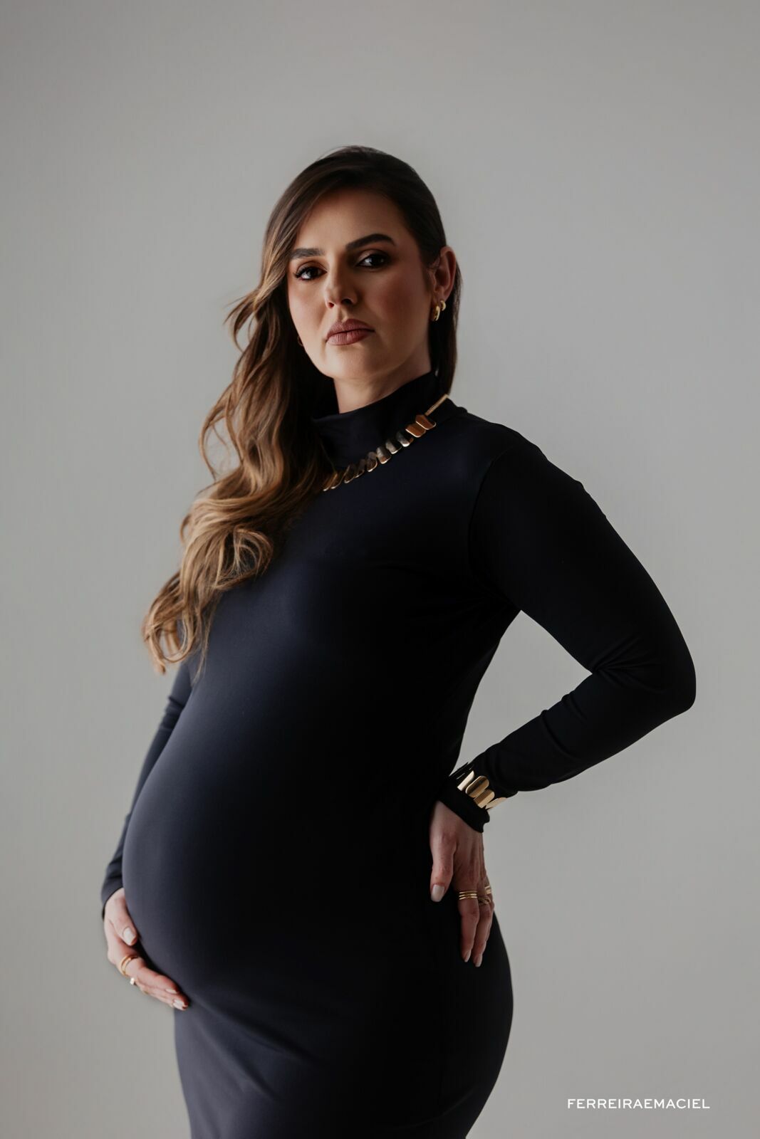 Foto Ensaio Gestante em Estúdio – Karina Mezzari – Fotografia Profissional e Produção de Moda – Araranguá SC - Imagem 18
