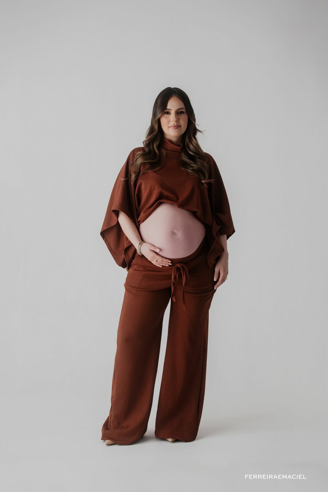 Foto Ensaio Gestante em Estúdio – Karina Mezzari – Fotografia Profissional e Produção de Moda – Araranguá SC - Imagem 5