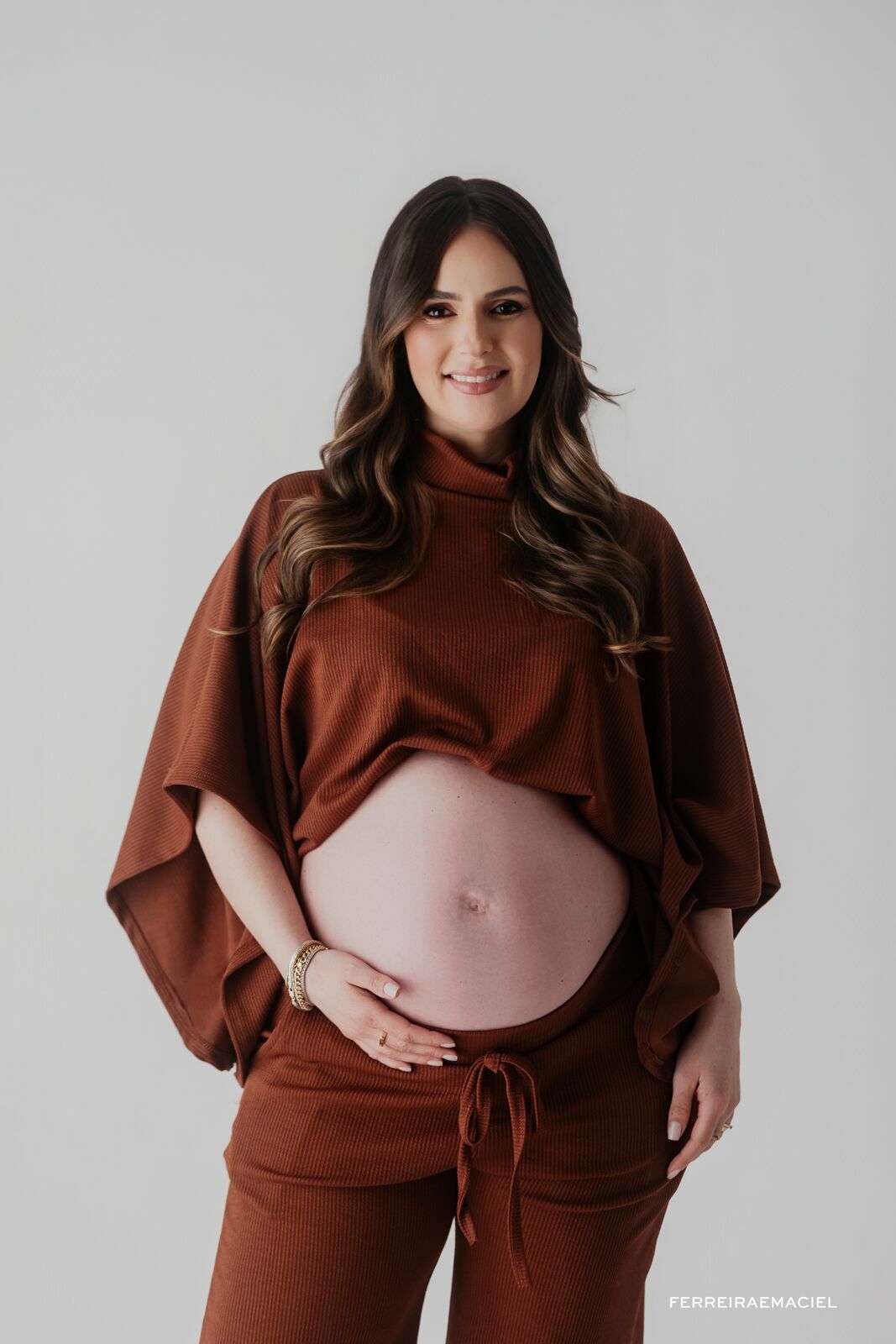 Foto Ensaio Gestante em Estúdio – Karina Mezzari – Fotografia Profissional e Produção de Moda – Araranguá SC - Imagem 6