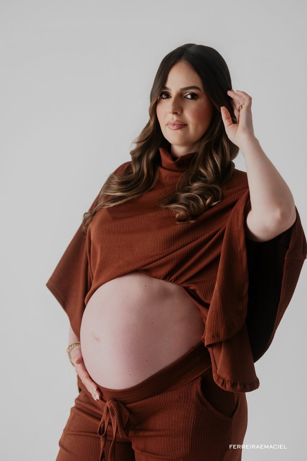 Foto Ensaio Gestante em Estúdio – Karina Mezzari – Fotografia Profissional e Produção de Moda – Araranguá SC - Imagem 8